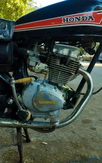 هوندا ۱۲۵ cg مدل ۸۲