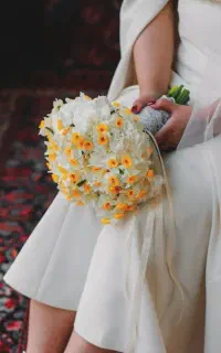 سفارش انواع دسته‌گل و تزئین ماشین عروس