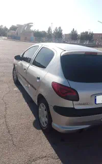 206مدل 80 تازه تعمیر .سلامت