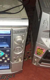 دو عدد اسپیکر خانگی بسیار قوی