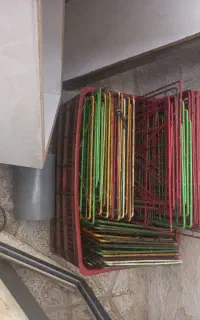 قفسه دیواری با شبکه در حد  نو سالم