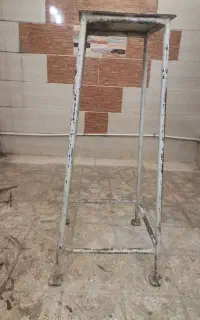 چهارپایه آهنی