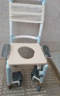 صندلی حمام  مخصوص همه