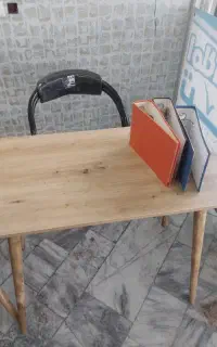 4 عدد میزتحریر کاملا نو بدون یک دقیقه استفاده