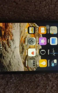 Iphone 8 64 gig در حد
