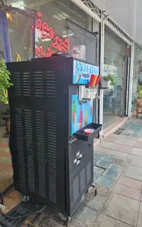 دستگاه بستنی