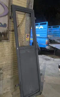 درب انباری/ورودی و نفرو و دستشویی سالم