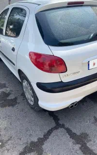 پژو ۲۰۶