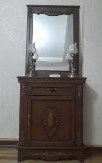 کنسول و آینه و شمعدان