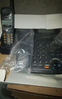 تلفن رو میزی بی سیم