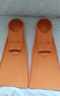 پای فین و کفی شنا