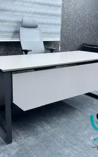 میزمدیریت کنفرانس مدرن کمجا فلزی/نیمست دفتری کانتر