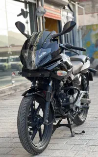 پالس باجاج 220 سی‌سی جفت شمع