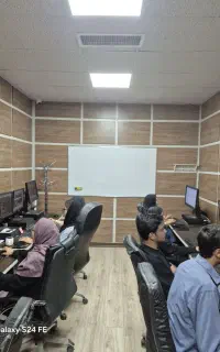 گرافیست خانم (مسلط به عکاسی وتولید محتوای ویدئویی)