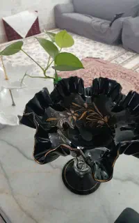 ظرف پذیرایی مشکی با گل های طلایی