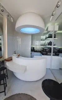نیازمند به نیروی کار خانم