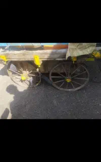 گاری چهارچرخ قدیمی