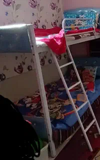 تخت خواب نوجوانان ومقداری  وسایله دیگر