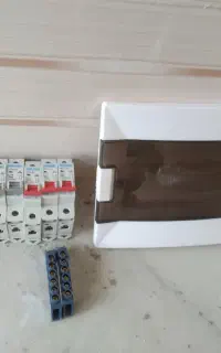 برقکار،نصب لوستر، نصب آیفون