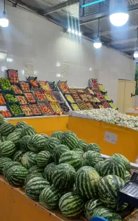 نیرو چیدمان و فروشنده میوه فروشی