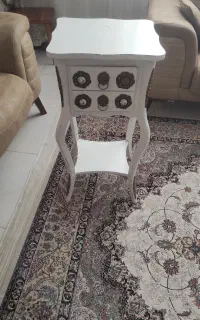 میز تلفن در حد نو و سالم