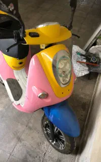 وسپا برقی صورتی