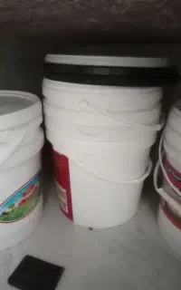 سطل.ودبه سردار سالم وتمیز