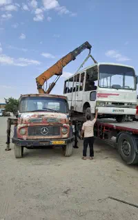 اسقاط خاور مینی بوس