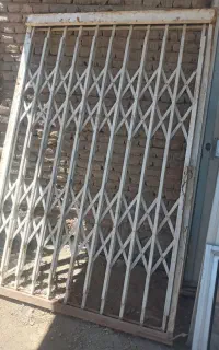 خریدار انواع درب پنجره