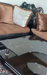 مبل ۷ نفر با ۲تا میز در حدنو به فروش میرسد