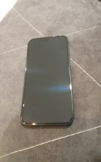 گوشی ایفن ۱۵ عادی