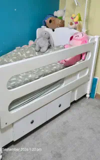 تخت کودک در حد نو به همراه تشک