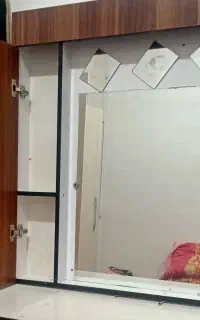 میز و آینه