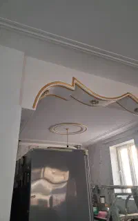 نقاشی دیوارو فلز