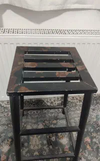 چهارپایه فلزی ۷۰ سانتی