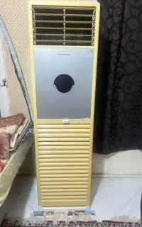 کولر فوجی ایستاده