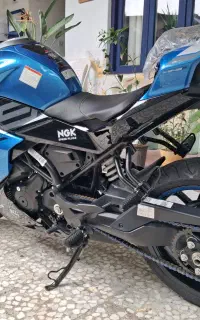 کی وی 250 ریس آبی کاربنی زیبا.لطفا با دقت بخونید