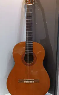 فروش گیتار یاماها c-40  و سنتور مارک مهرداد