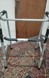 واکر آلمینیومی تاشو و تنظیم ارتفاع