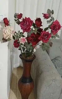 گل و گلدان