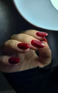 استخدام ناخنکار وپدیکوریست  با حقوق ثابت