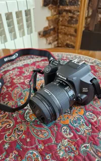 دوربین کانن Canon 250D به همراه لنز