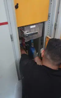 برق کار ساختمان و صنعتی