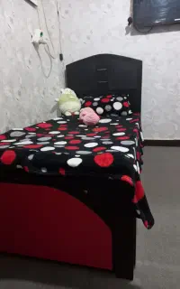 تخت یک نفره چوبی