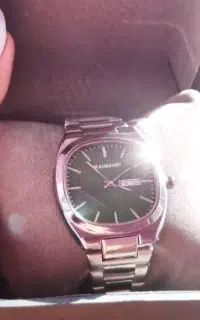 ساعت کاملا نو و استفاده نشده ضد آب دارای گارانتی