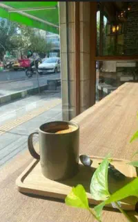 ۲ کارگر ساده در کافه بستنی