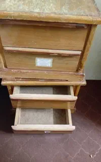 پا تختی قدیمی چوبی