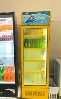 میز و صندلی اکبند یخچال نوشابه