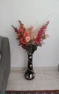 گلهای شاخه بلند با گلدون بزرگ