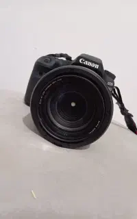 دوربین Canon 80d در حد نو